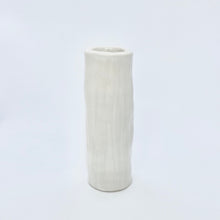 Load image into Gallery viewer, textured white vase (S)
