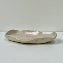 Load image into Gallery viewer, mauve crackle trinket dish
