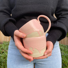 Load image into Gallery viewer, handleless pink drip mug
